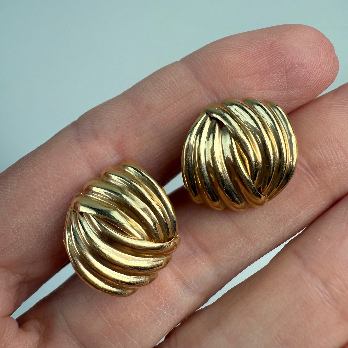 14K Solid Yellow Gold Sculptural Ribbed Earrings, 1.34 g