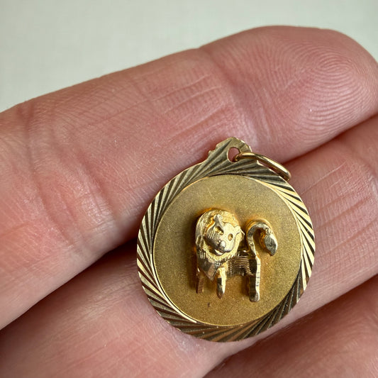 Vintage Solid 14K Yellow Gold Dimensional Leo Pendant, 2.08 grams