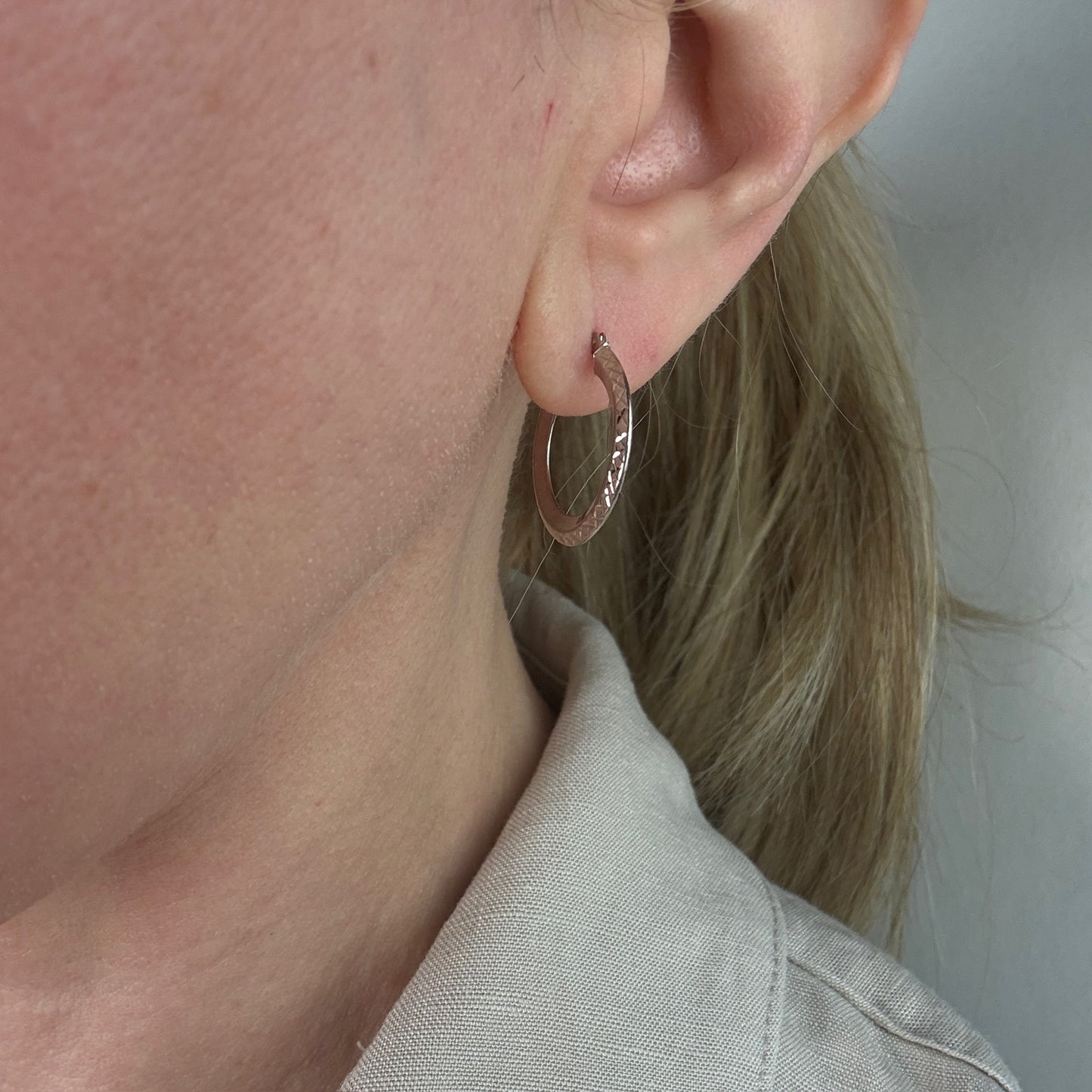14K Solid White Gold Small Facet Diamond-Cut Hoops, 1 g