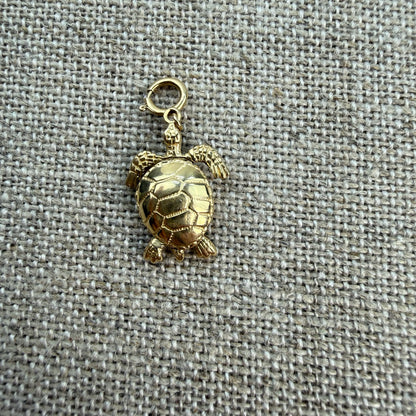 Solid 14K Yellow Gold Articulated Sea Turtle Charm/Pendant, 2.42 grams