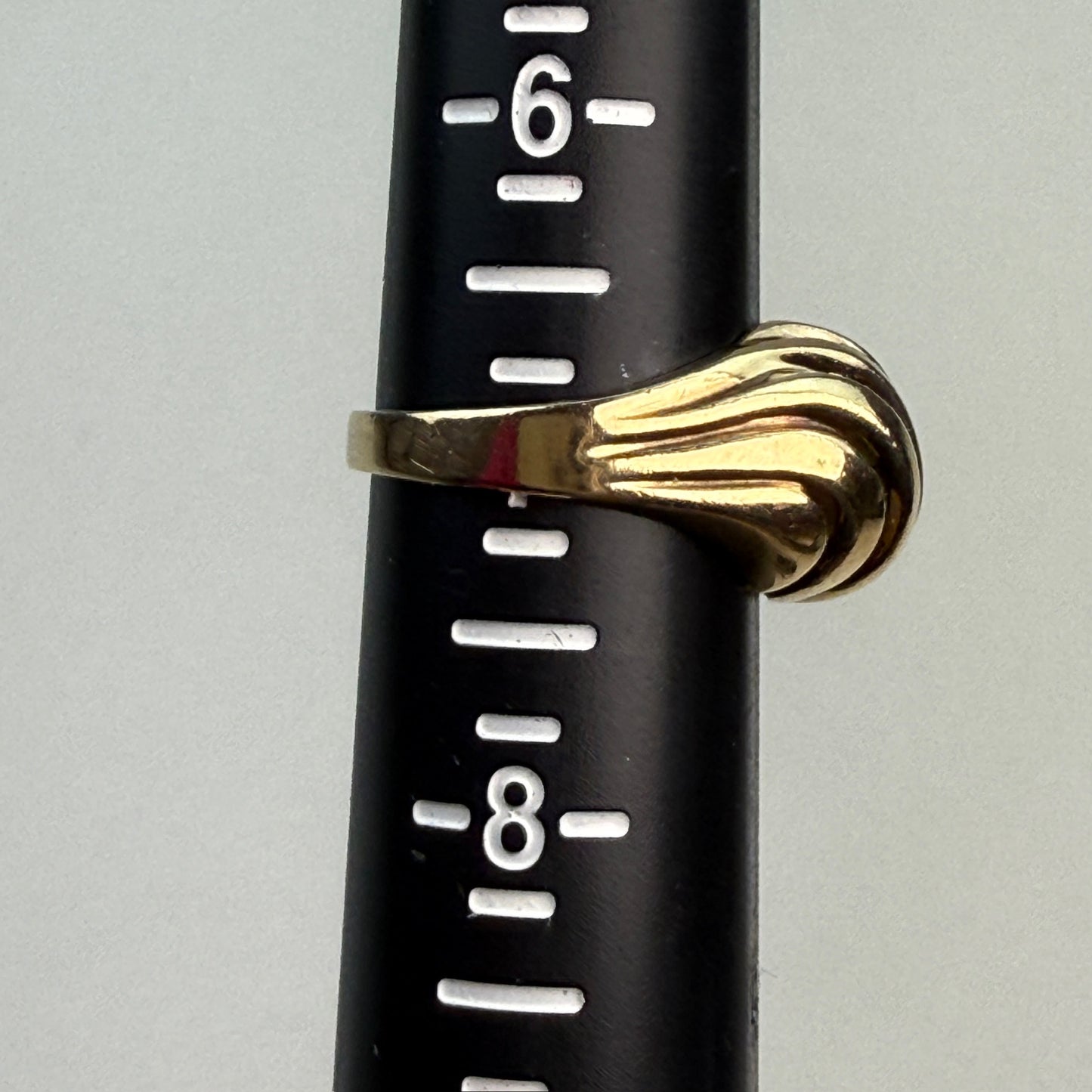 10K Solid Yellow Gold Shrimp Ring Size 7