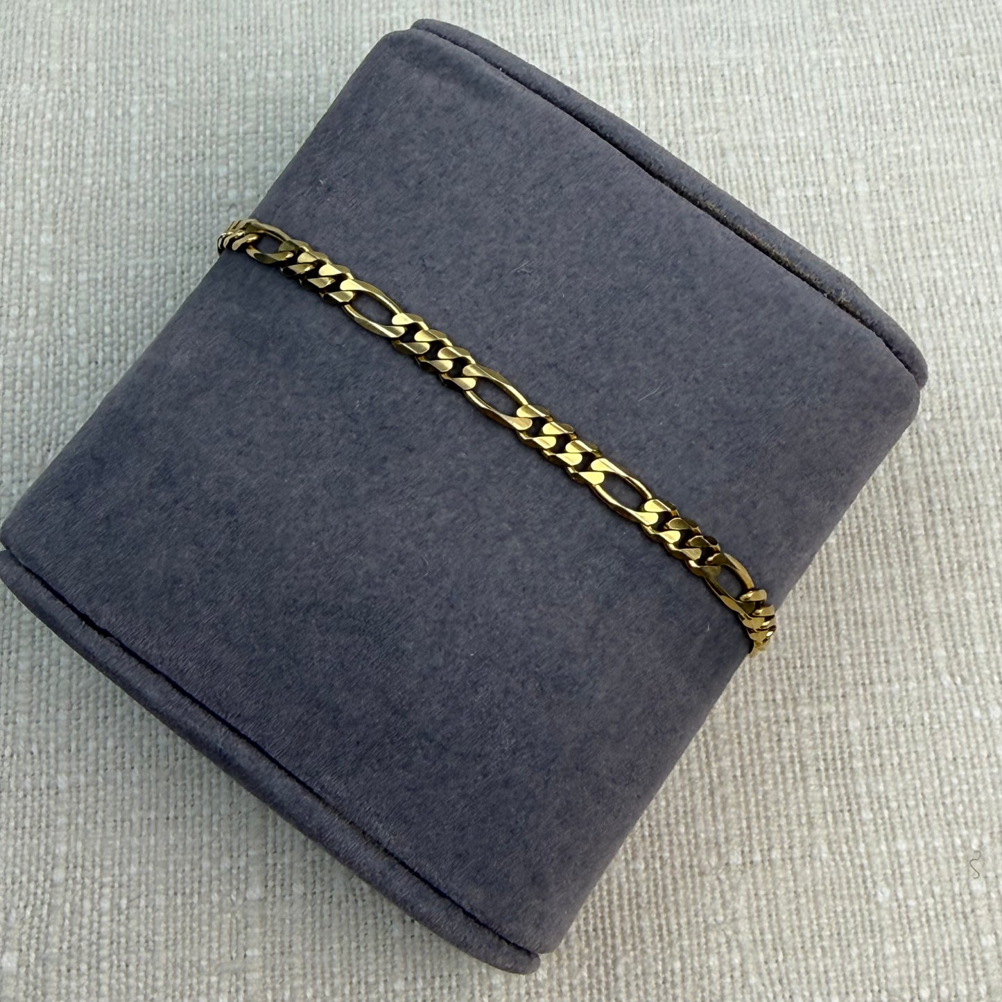 7" Solid 14K Yellow Gold Italian Figaro Bracelet, 3.76 mm, 5 g