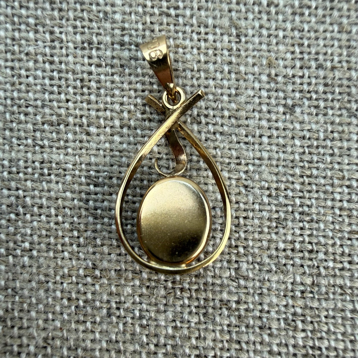 Solid 9K Yellow Gold Oval Opal Doublet, 1.65 grams