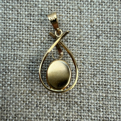 Solid 9K Yellow Gold Oval Opal Doublet, 1.65 grams