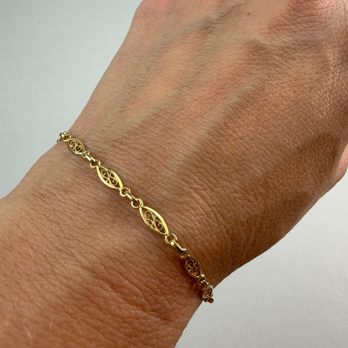 Vintage Solid 14K Yellow Gold Italian Oval Filigree Link Bracelet, 7.25", 3.35 g