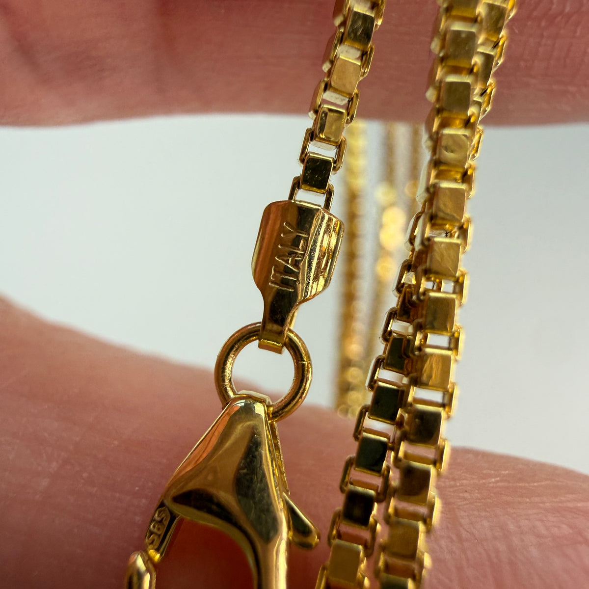 18" Italian Solid 14K Yellow Gold Box Chain, 2.89 g