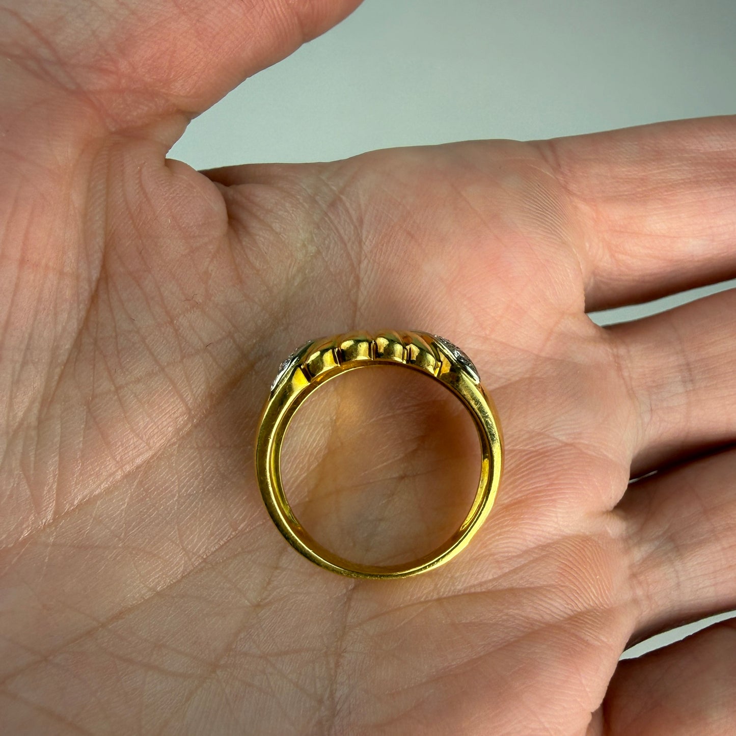 Solid 18k Fluted Yellow Gold Ring with Diamonds, Size 6