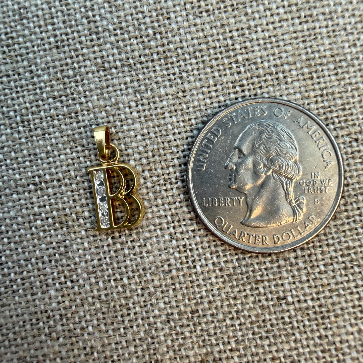 Vintage Solid 14K Yellow Gold Diamond “B” Serif Block Pendant, Yellow Gold, 1 g