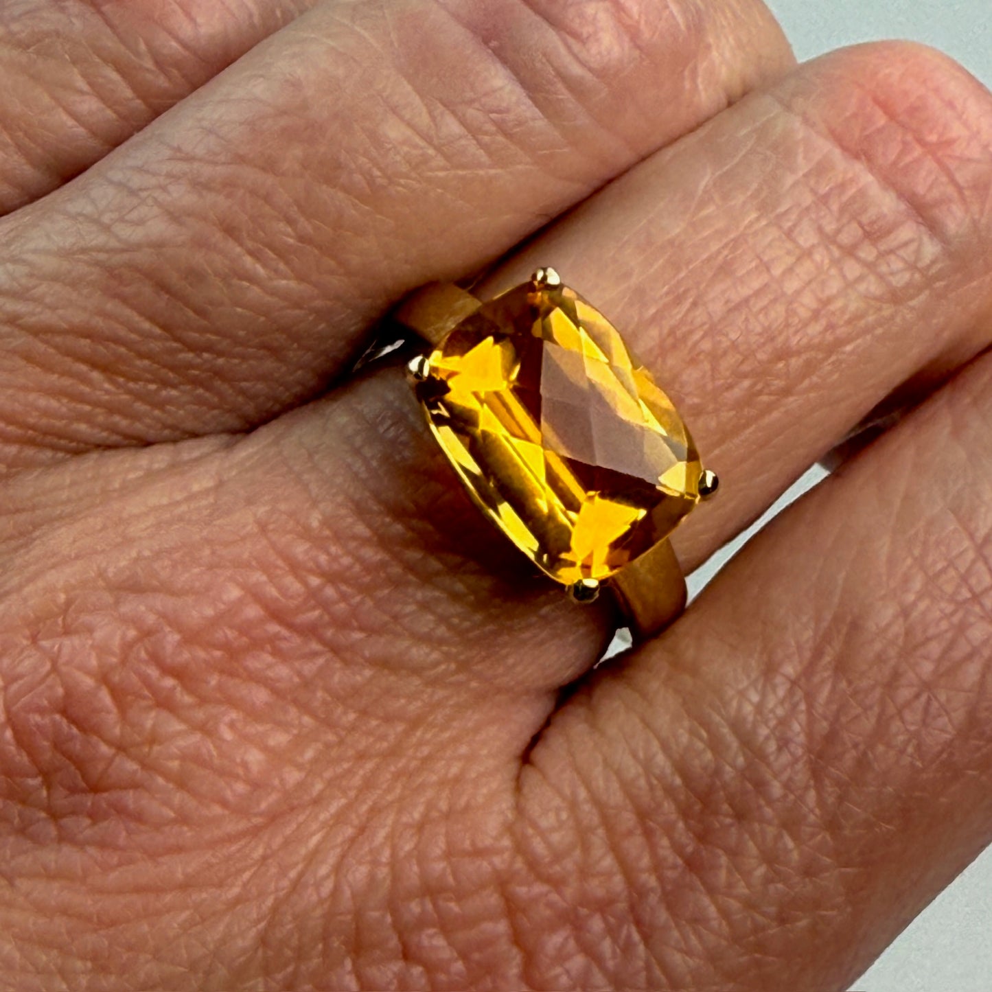 14K Solid Yellow Gold Estate 14K Yellow Gold Faceted East West Citrine Ring, Size 6.75