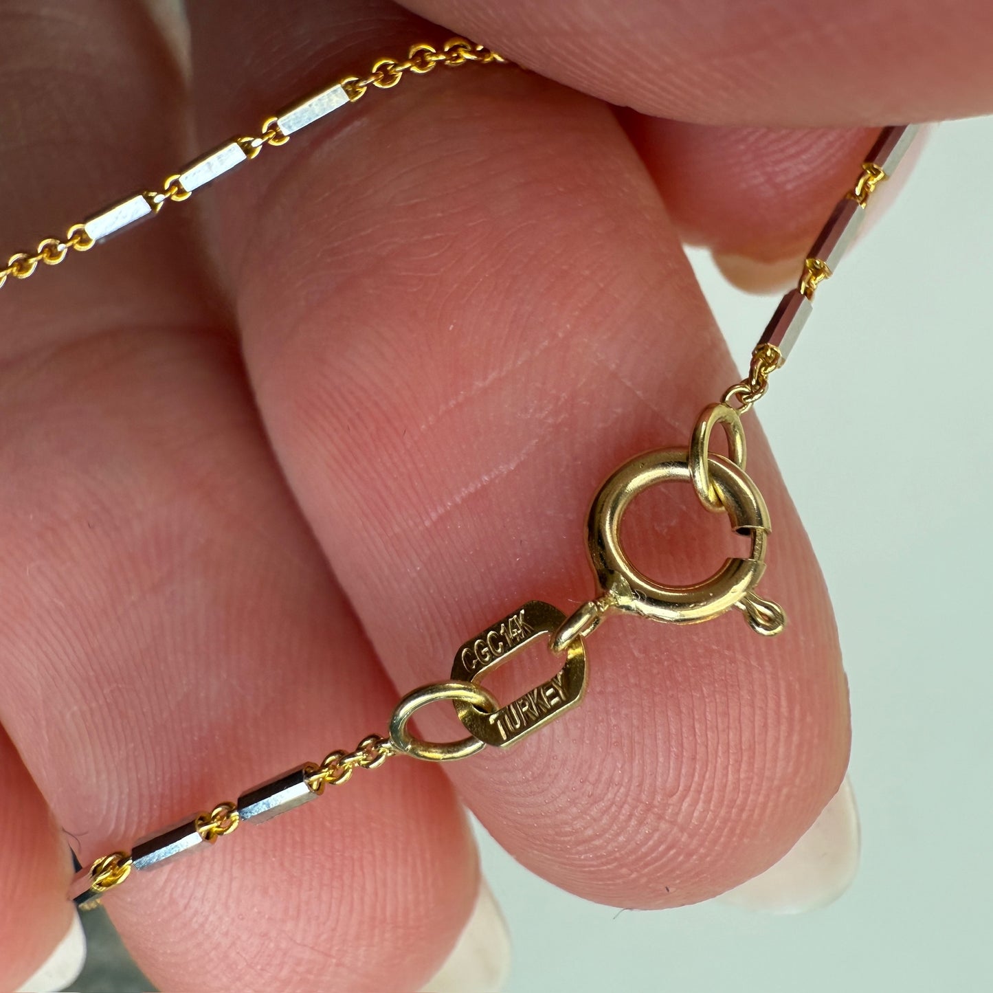 18" Two-tone Solid 14K Gold Bar and Cable Link Chain, 2.05 g