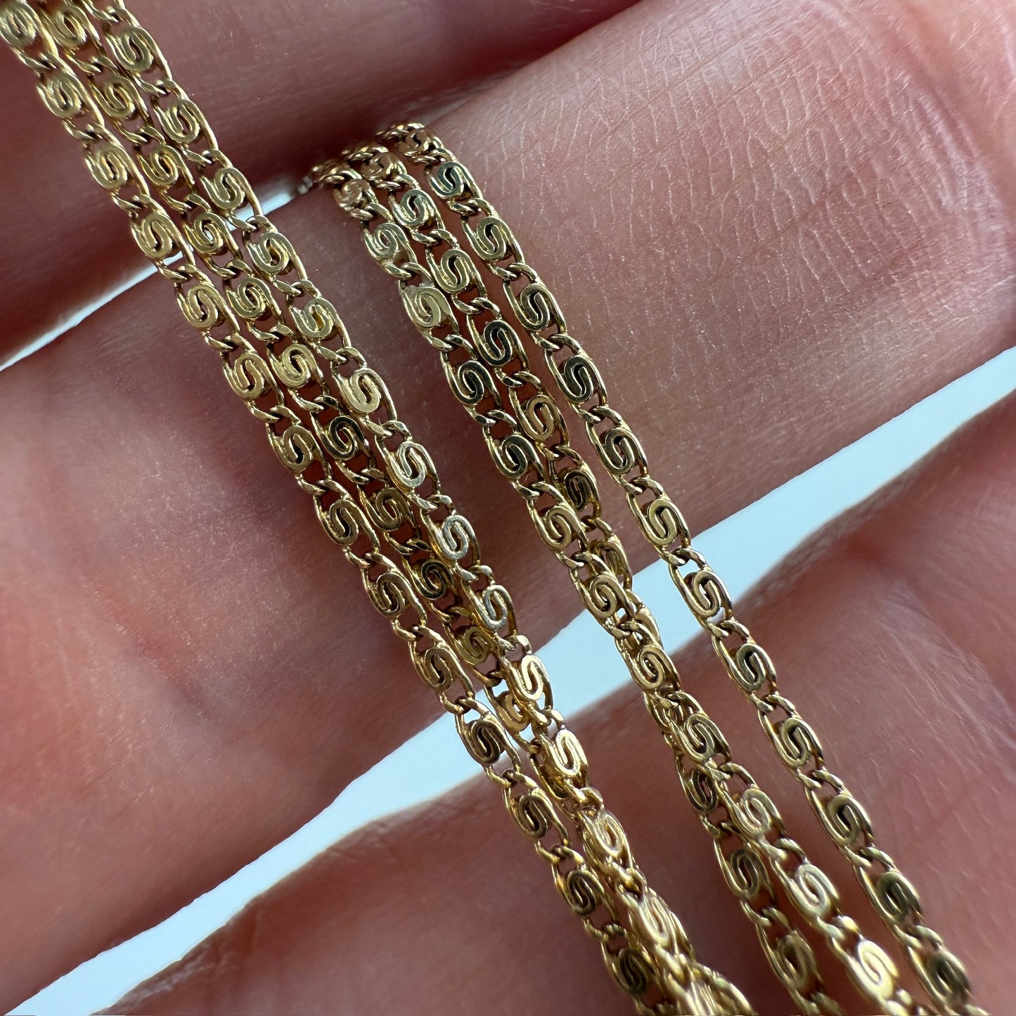 15" Solid 14K Italian UnoAErre Dainty Scroll Link Chain, 2.13 g
