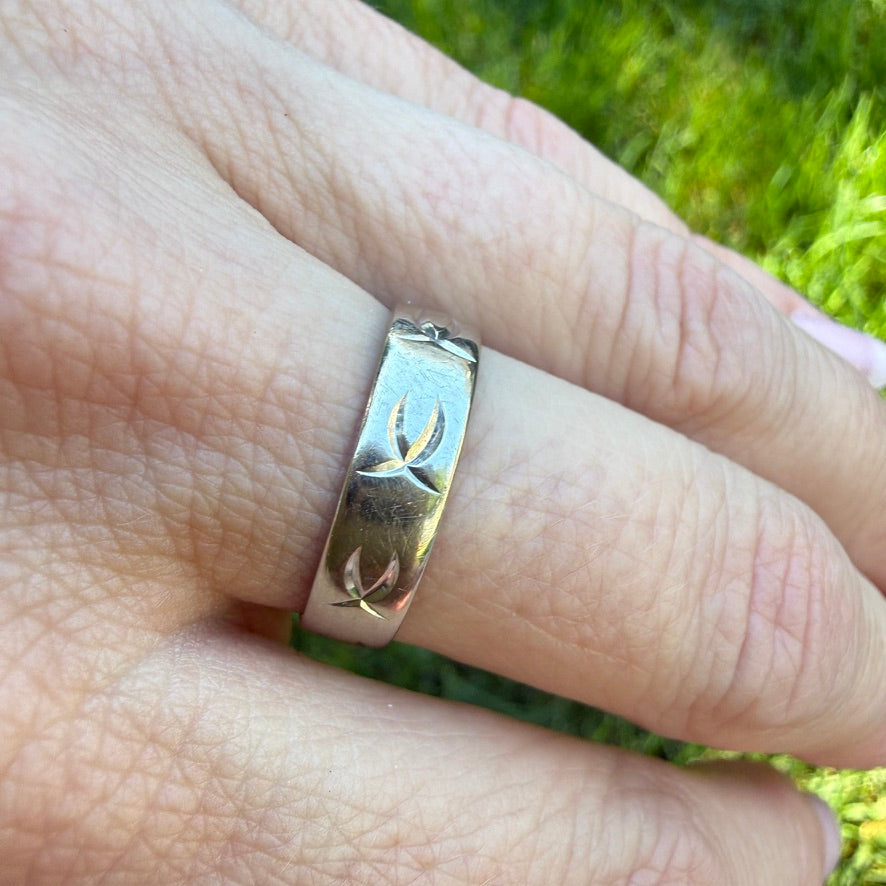 14K Solid White Gold Etched Band Ring, Size 7.25