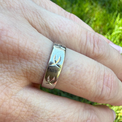14K Solid White Gold Etched Band Ring, Size 7.25