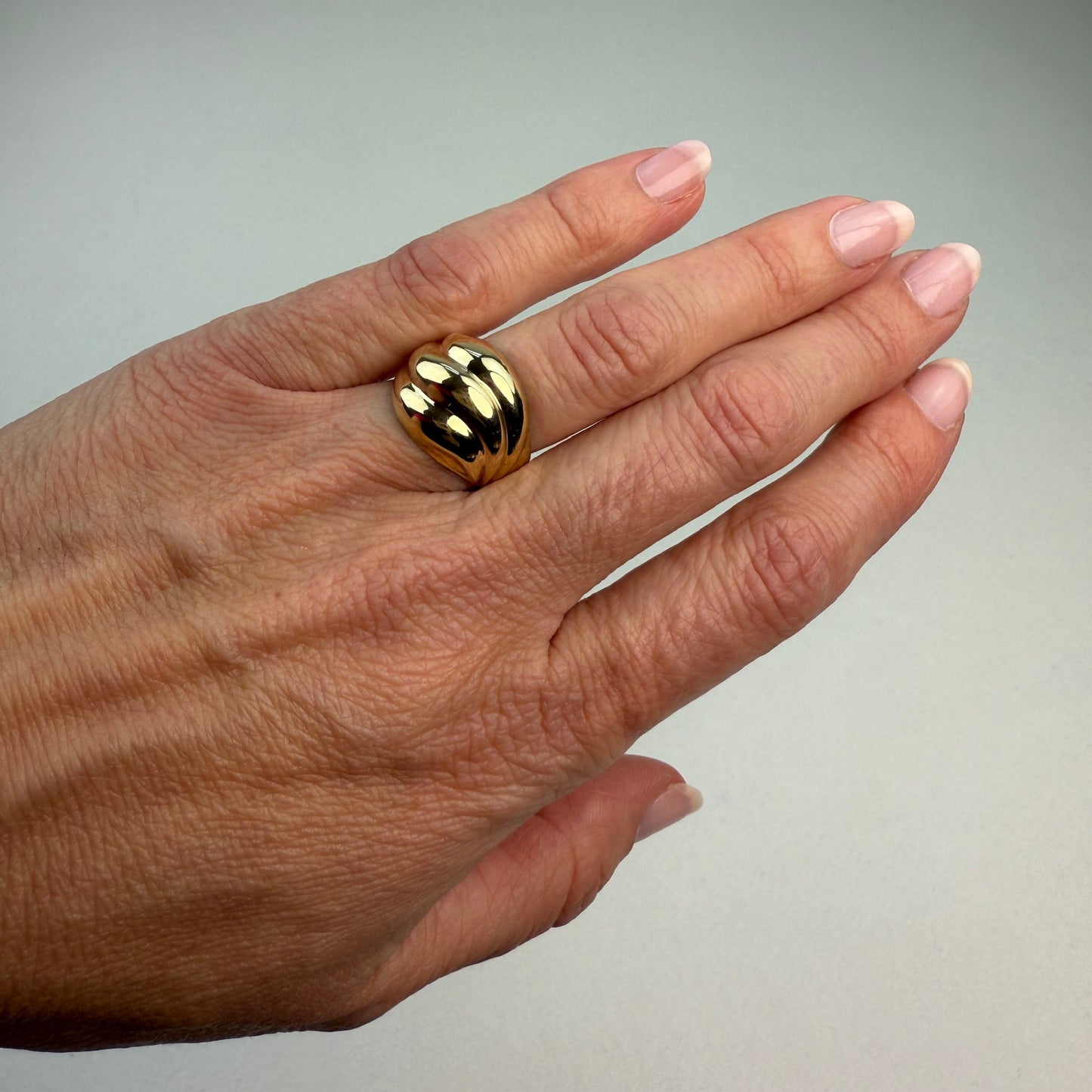10K Solid Yellow Gold Wave Domed Ring Size 5.5