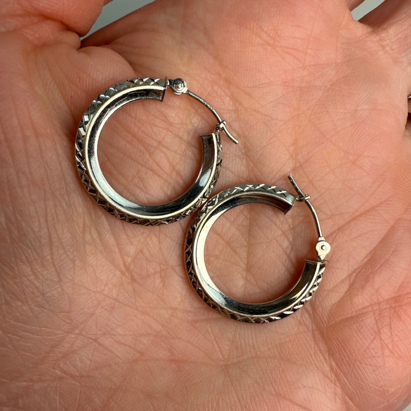 14K Solid White Gold Small Facet Diamond-Cut Hoops, 1 g