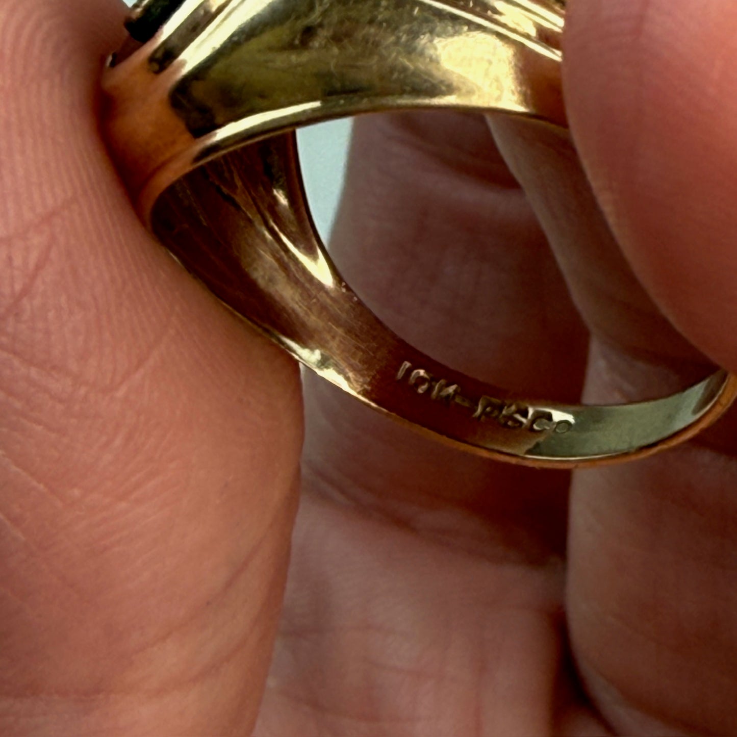 Vintage Solid 10K Yellow Gold Classic Single Initial Signet Ring, Size 7.5