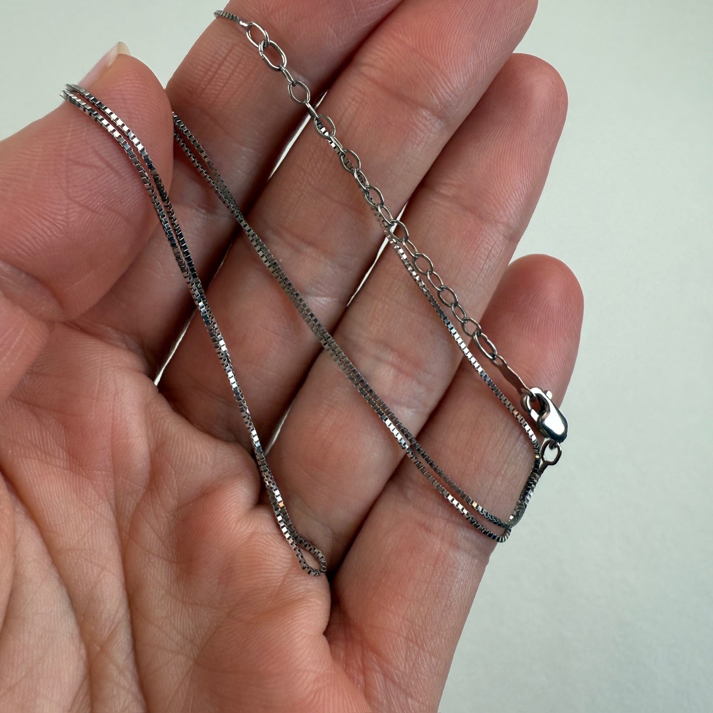 Versatile 18-19.5" Italian 14K White Gold Box Chain 1.9 g