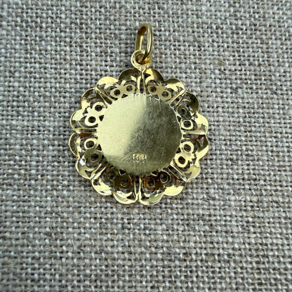 Solid 18K Yellow Gold Madonna Filigree Pendant.3.08 grams