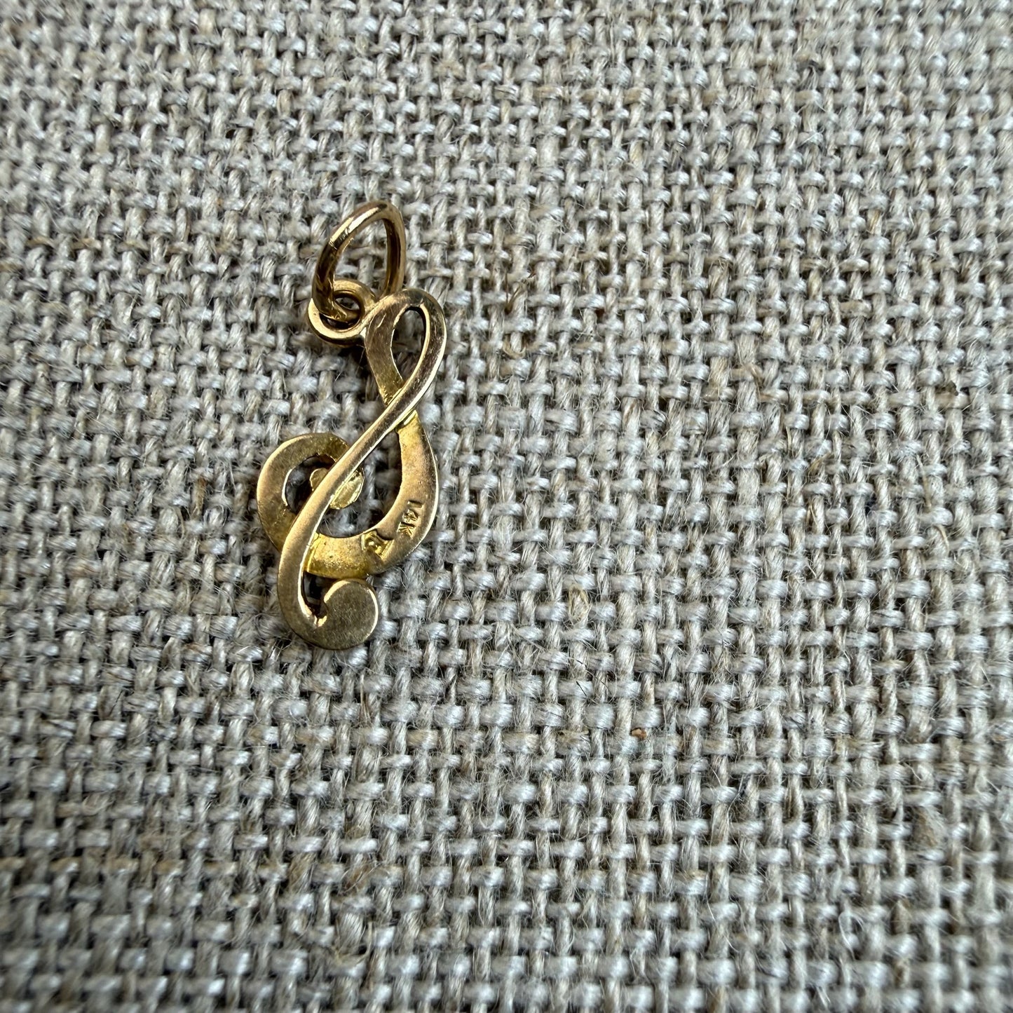 Solid 14K Yellow Gold Dimensional Treble Clef Charm, .58 grams