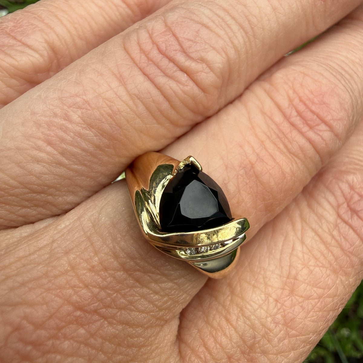 10K Solid Yellow Gold Faceted Black Onyx with 5 Diamond Ring, Size 6