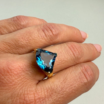 14K Solid Yellow Gold Fancy Cut London Blue Topaz Ring, Size 7.25
