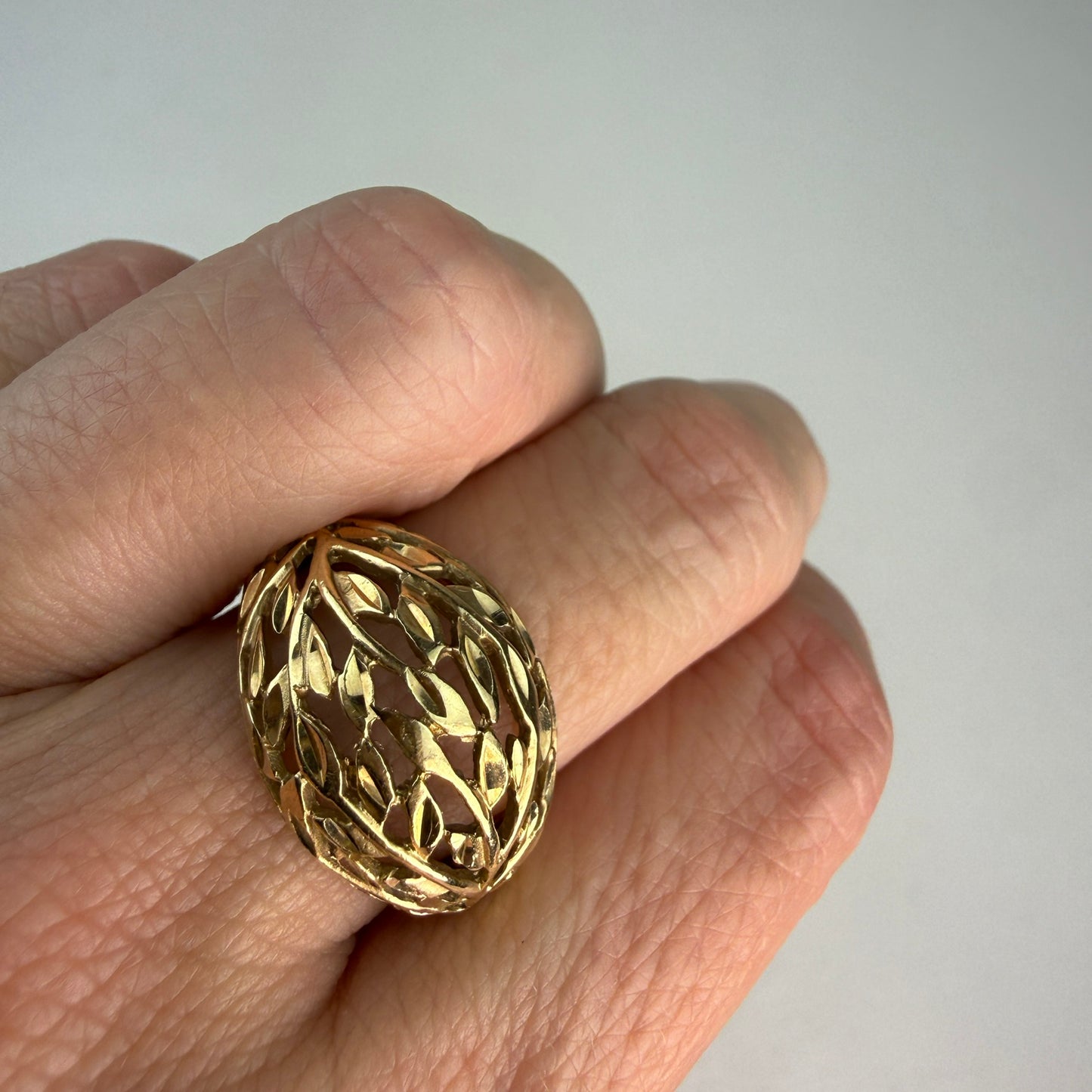 10K Solid Yellow Gold Michael Anthony Open Work Botanical, Ring Size 7.75