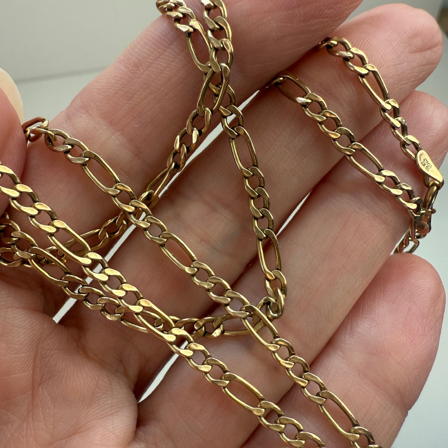 21" Italian Solid 10K Yellow Gold Classic Figaro Chain, 2.78 g