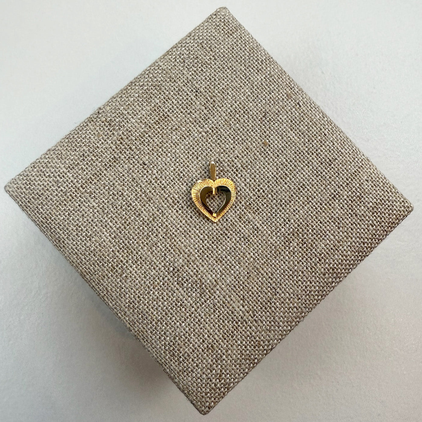 Retro Sunburst Textured Layered Heart Pendant 10K Yellow Gold