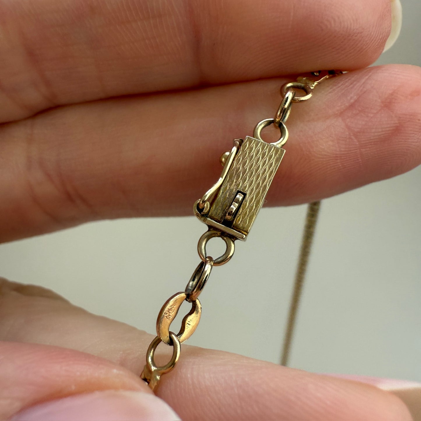 Vintage 19" Solid 14K Yellow Gold Flat Curb Chain, 7 g