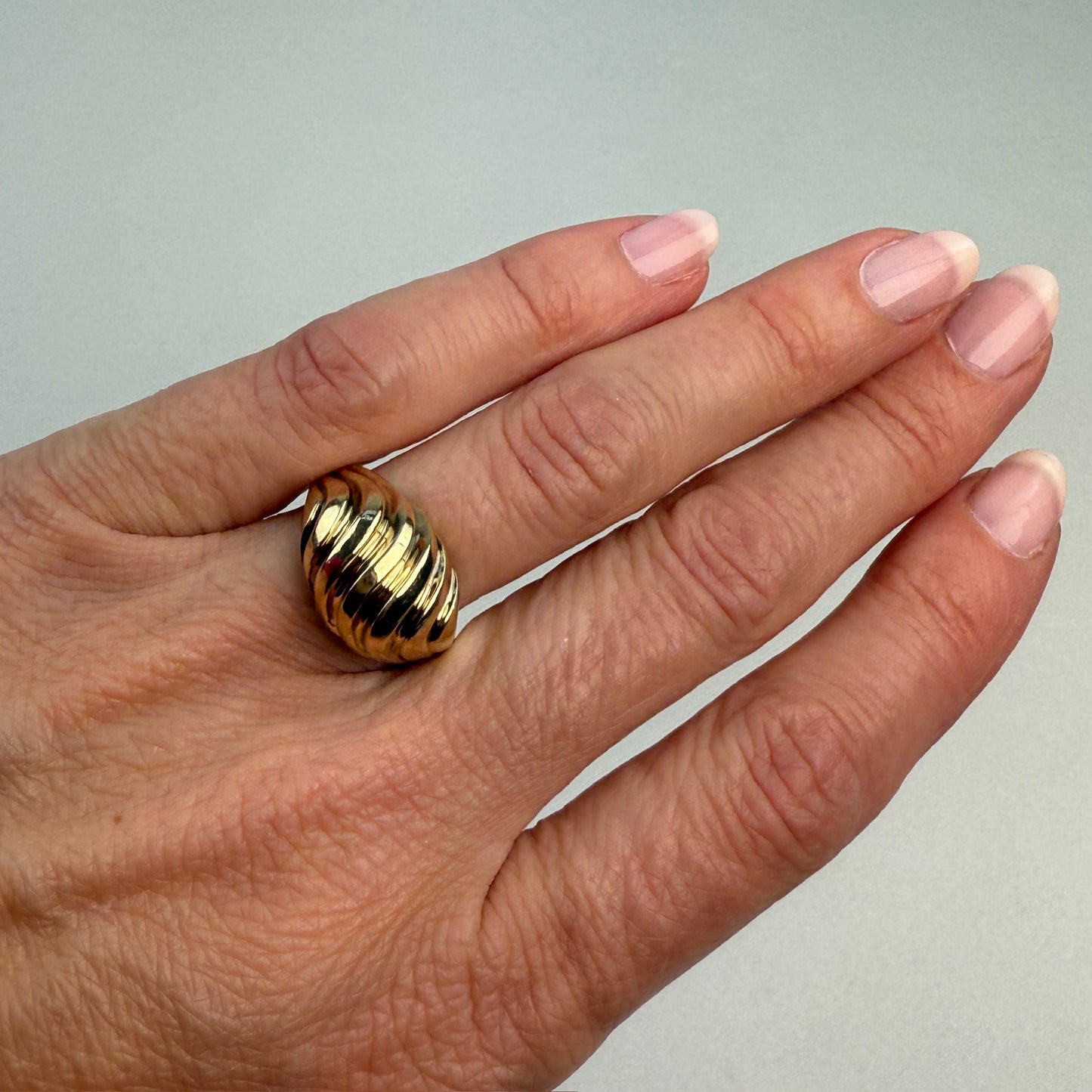 10K Solid Yellow Gold Shrimp Ring Size 7