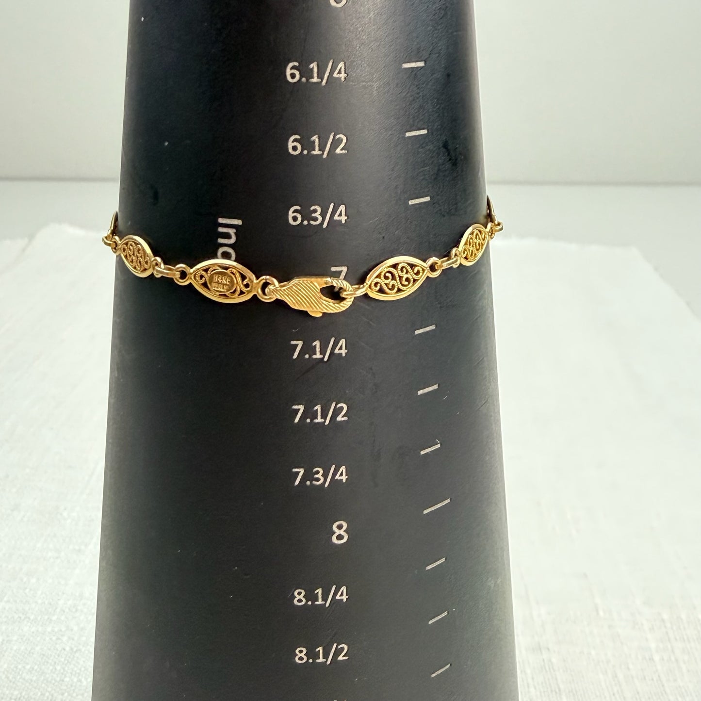 7" Vintage Solid 14K Yellow Gold Italian Oval Filigree Bracelet with Etched Clasp, 4 g