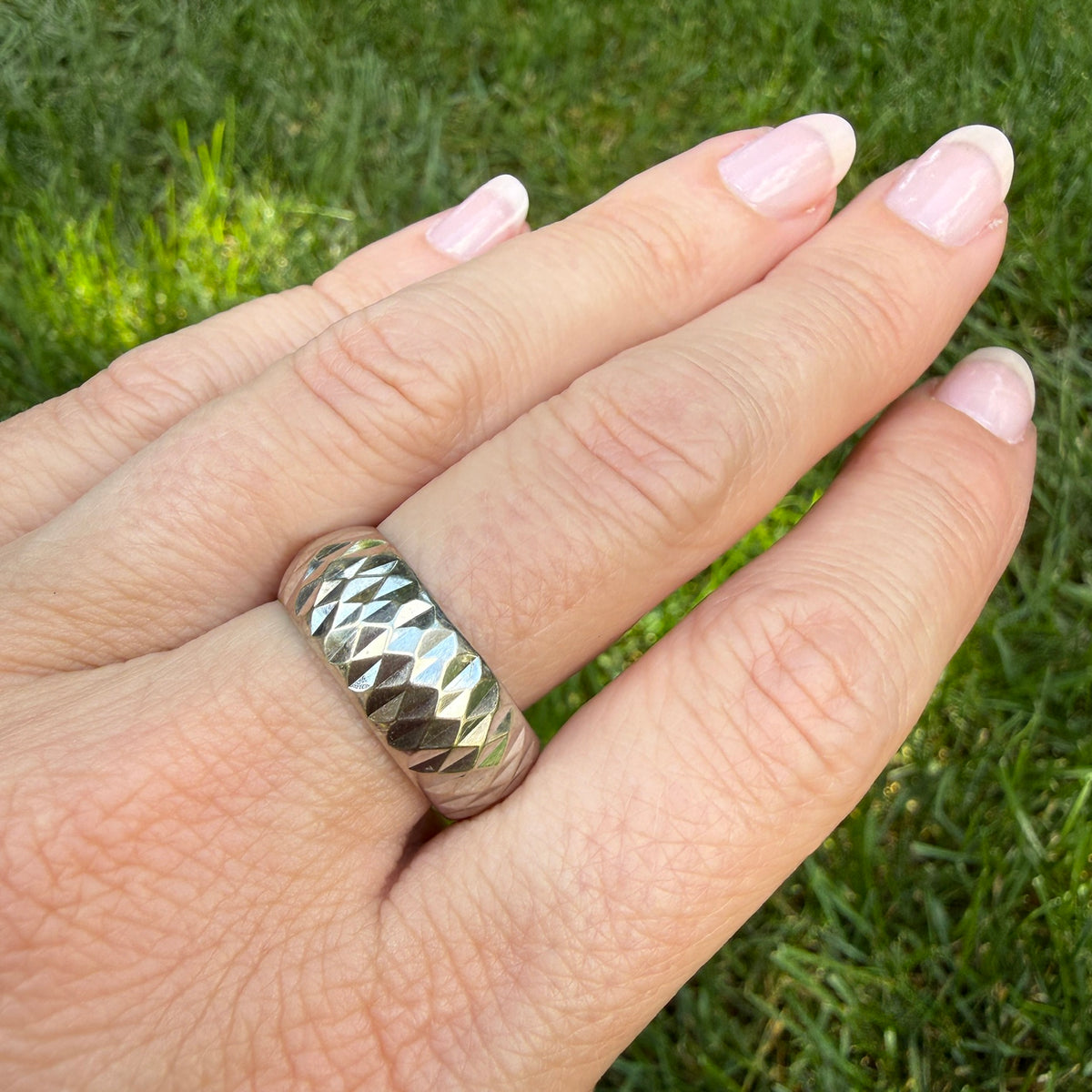 14K Solid White Gold Faceted Band Ring, Size 8.75