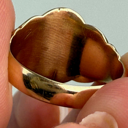 Vintage Solid 10K Yellow Gold Classic Signet Ring with Detailed Shoulders, Size 6.75