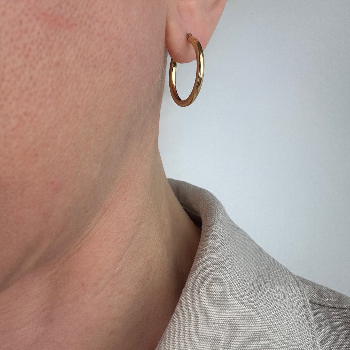 14k Solid Yellow Gold  Michael Anthony Classic Polished Hoop Earrings, 1.12 g
