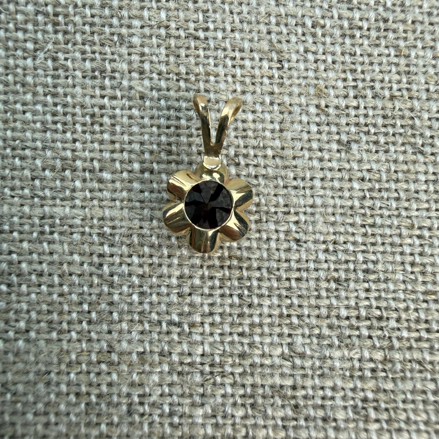 Solid 14K Yellow Gold  Rubellite Garnet Buttercup Pendant, 1 gram