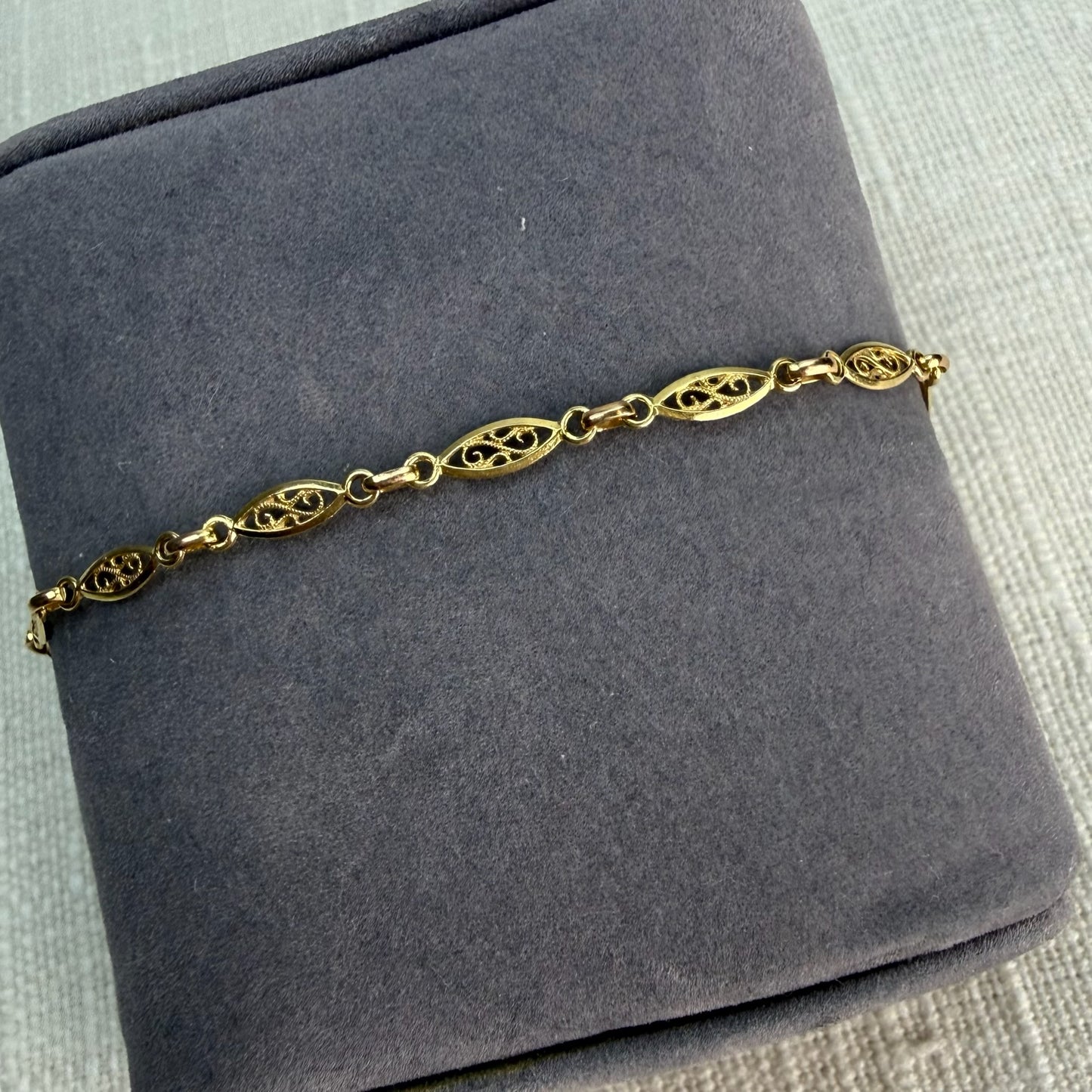 Vintage Solid 14K Yellow Gold Italian Oval Filigree Link Bracelet, 7.25", 3.35 g