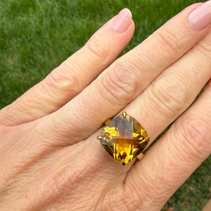 Tiffany and Co. 18K Yellow Gold 13mm Citrine Sparklers Ring, Size 6