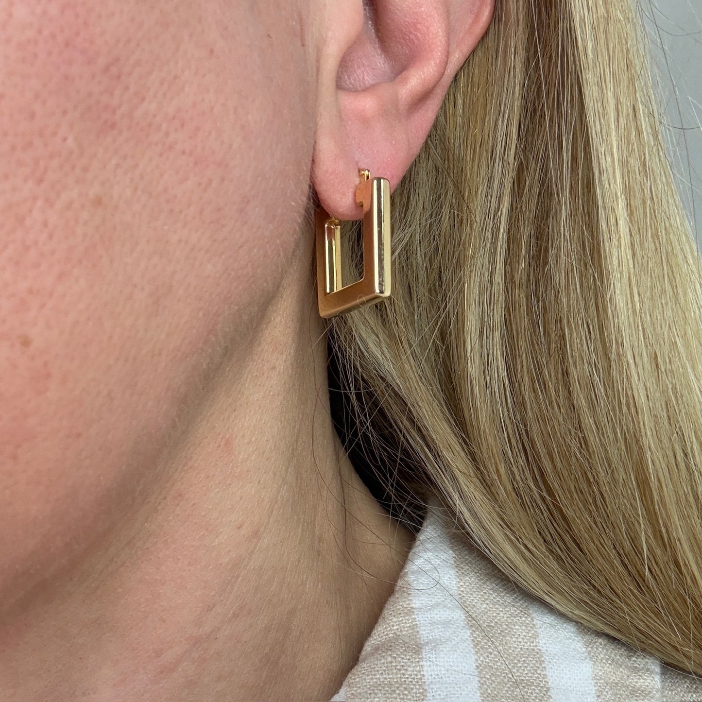10K Solid Yellow Gold Contemporary Structured Hoop Earrings, 2.35 g