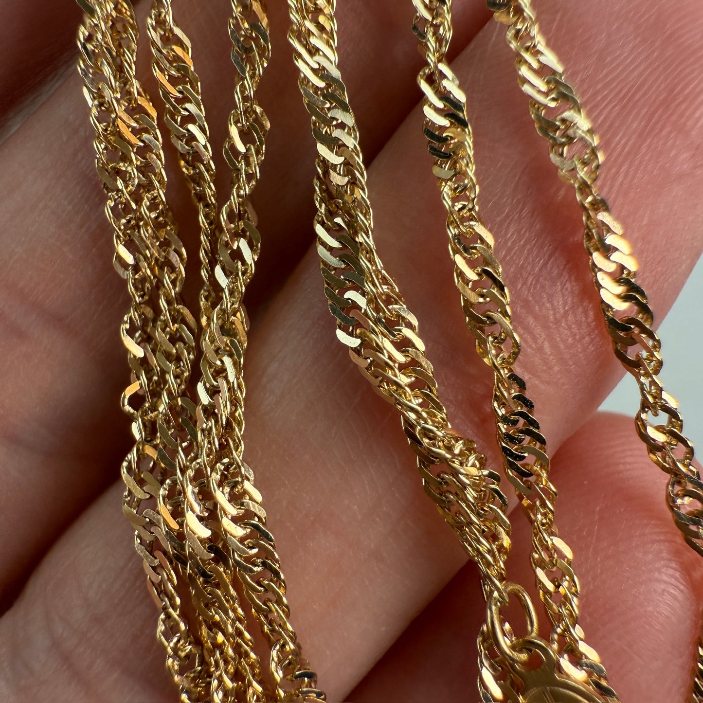 24" Italian Solid 14K Yellow Gold Twisted Link Chain, 3.54 g