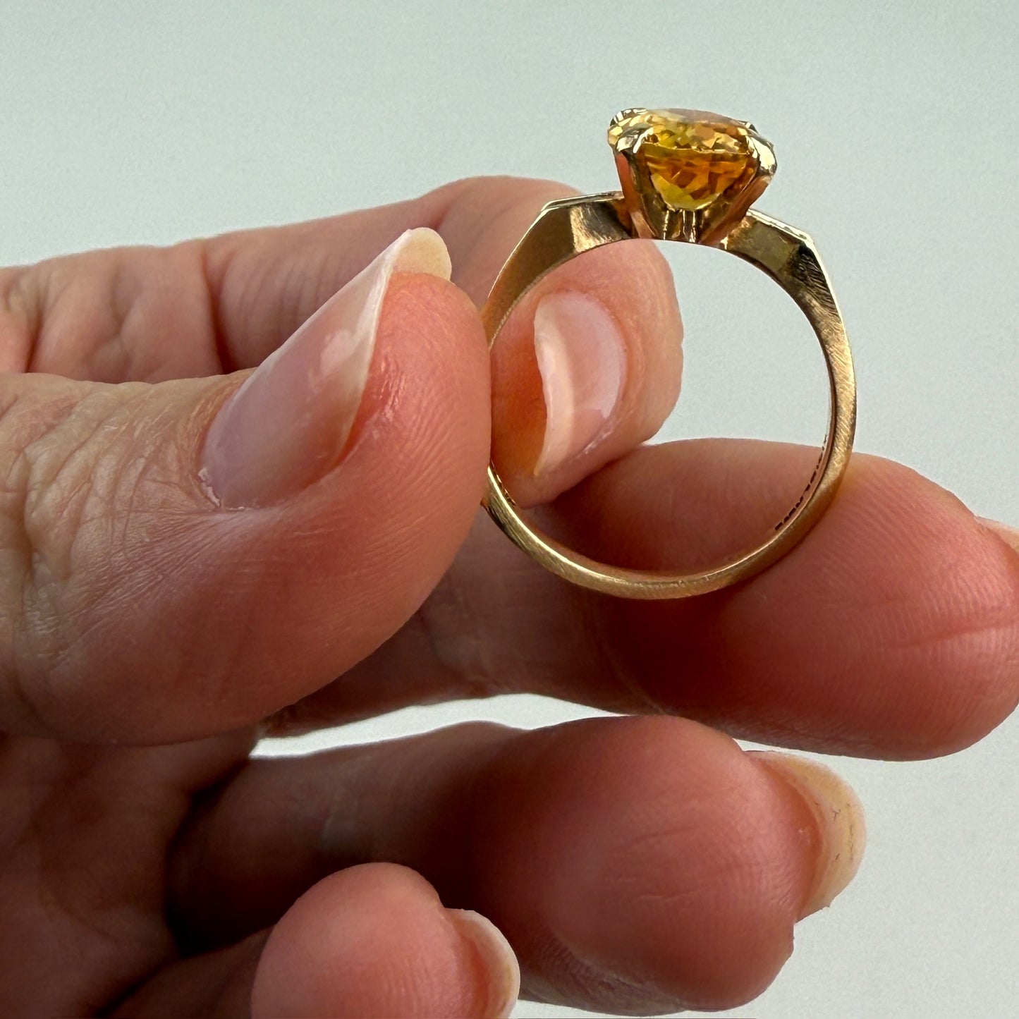 10K Solid Yellow Gold Oval Solitaire Citrine Ring Size 6.75
