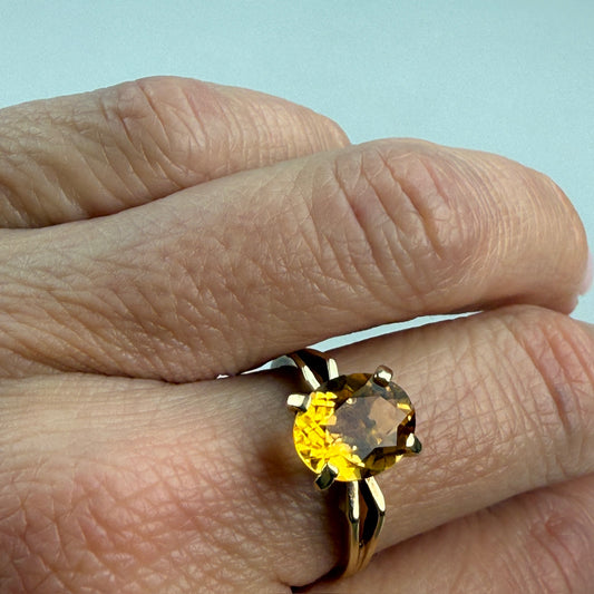 10K Solid Yellow Gold Oval Solitaire Citrine Ring Size 6.75
