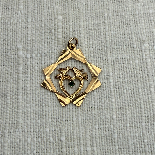 Solid 10K Yellow Vintage Lovebird and Heart Pendant 1.8 g