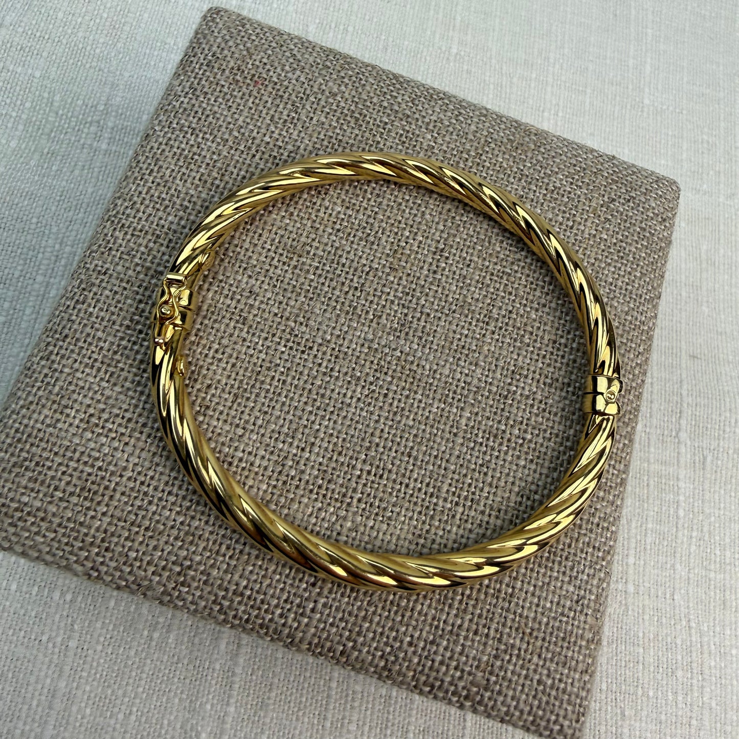 Italian Solid 10K Yellow Gold Swirl Oval Bangle Bracelet , 7"