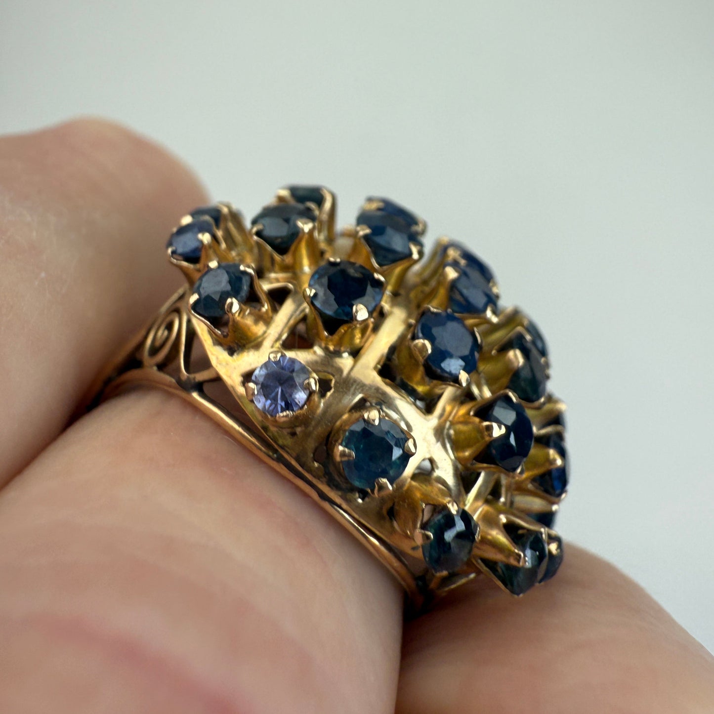 14K Solid Yellow Gold Mid-century Sapphire Dome Ring, 6.83 g