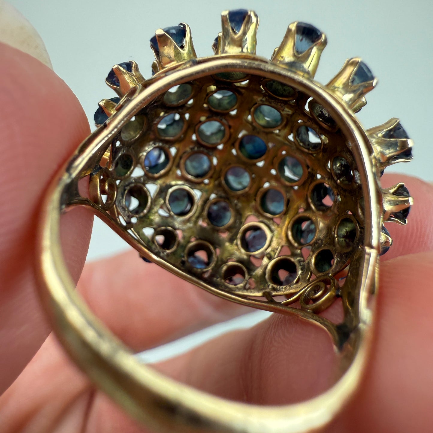 14K Solid Yellow Gold Mid-century Sapphire Dome Ring, 6.83 g