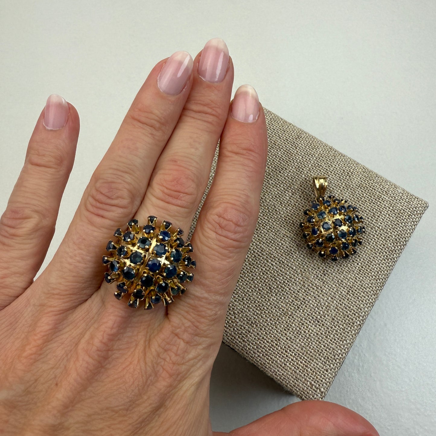 14K Solid Yellow Gold Mid-century Sapphire Dome Ring, 6.83 g