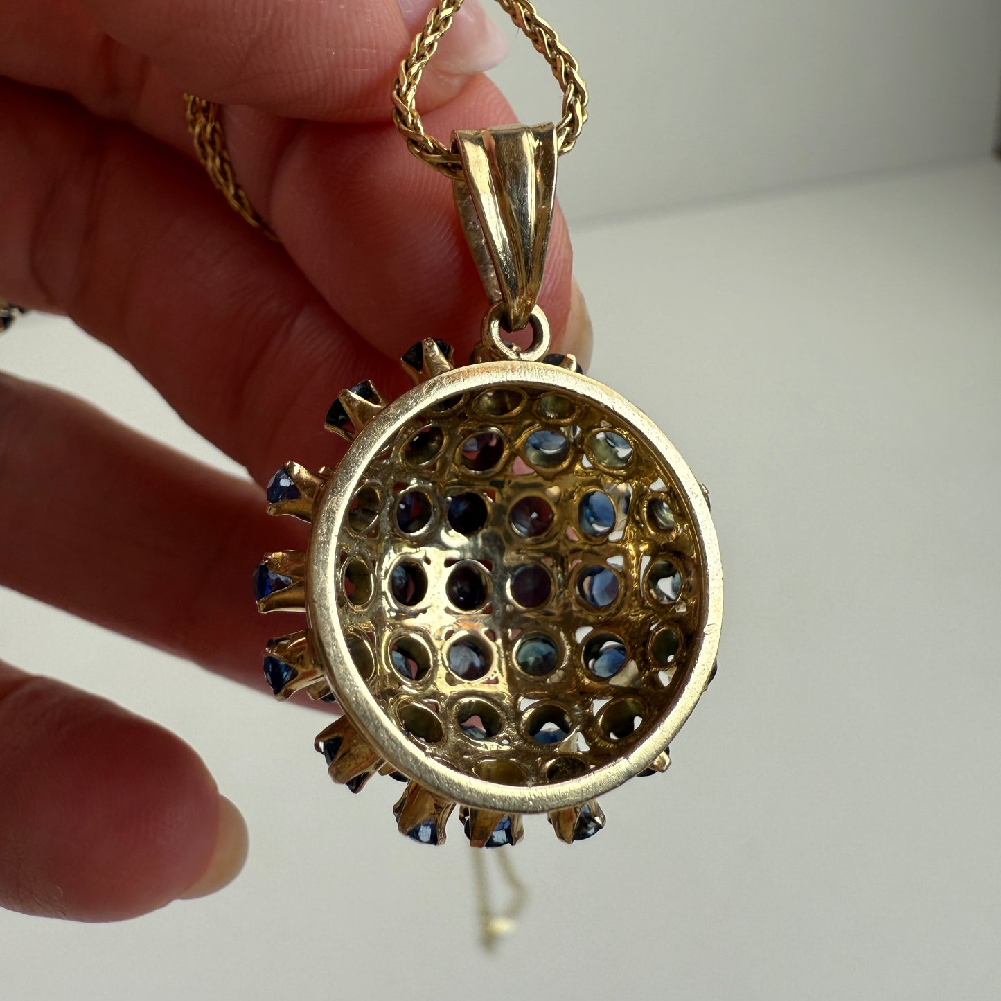 Vintage Solid 14K Yellow Gold Mid-century Dome Sapphire Pendant, 6.46 g