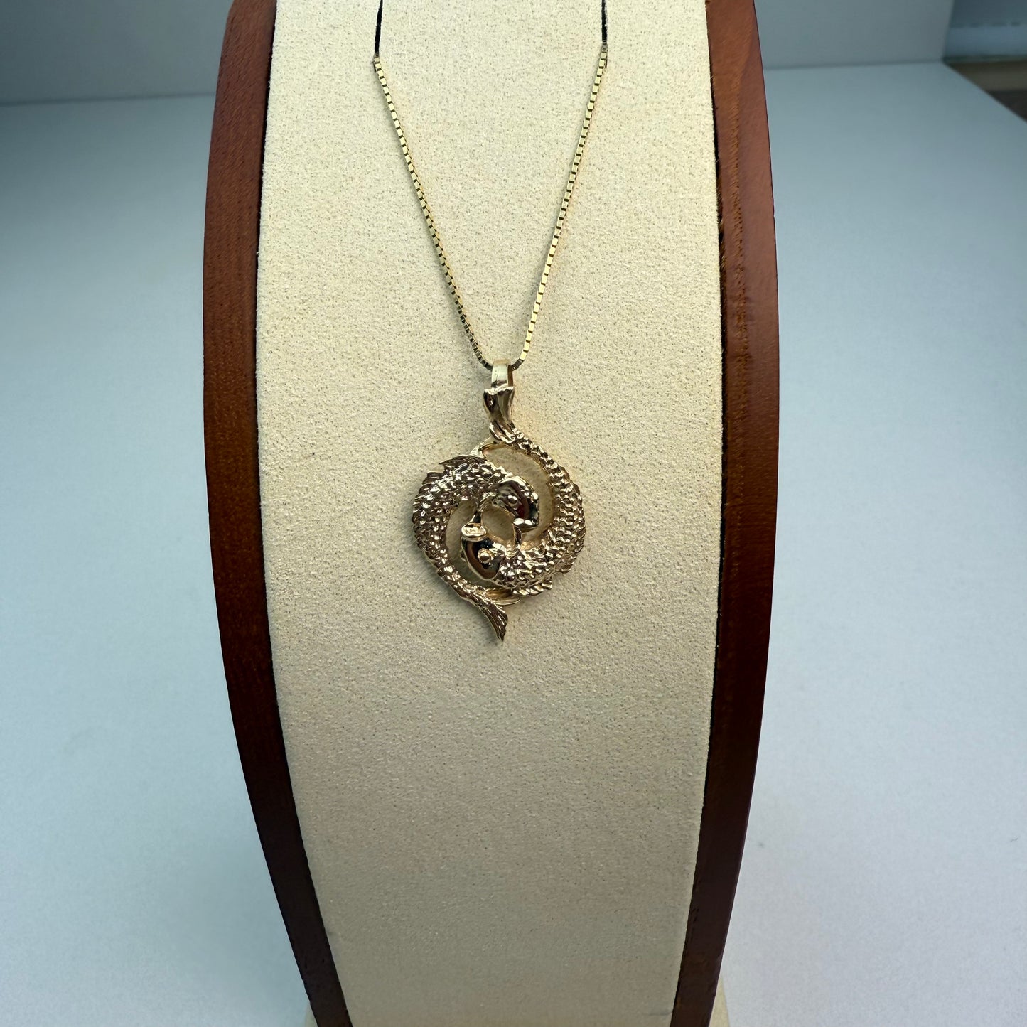Vintage Detailed Pisces Pendant 14K Yellow Gold. 3.61g