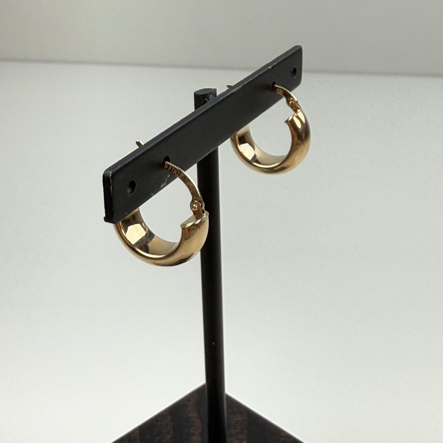 Italian 14K High Polish Rounded Dome Hoop Earrings .66" 1.87g 6.4mm Wide