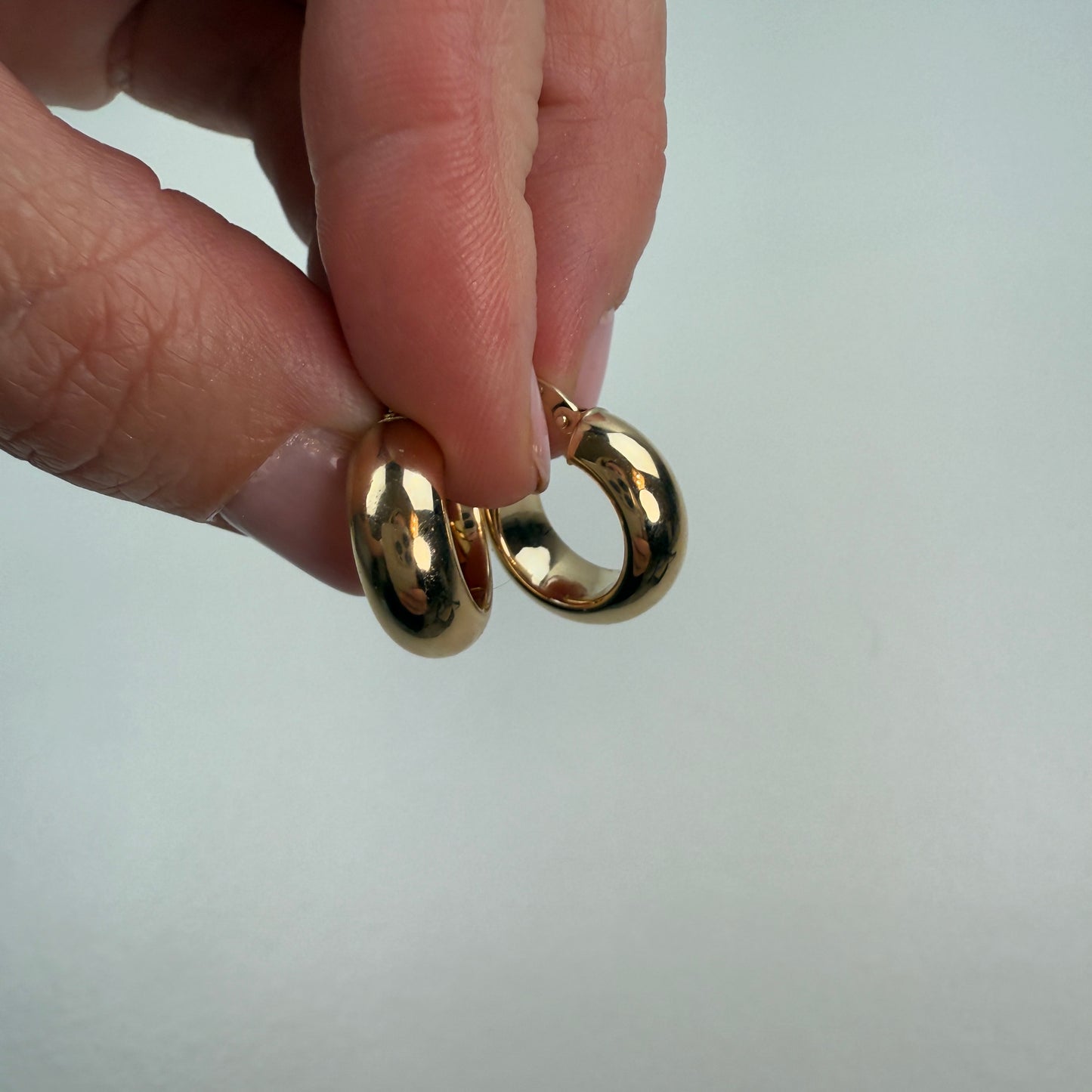 Italian 14K High Polish Rounded Dome Hoop Earrings .66" 1.87g 6.4mm Wide